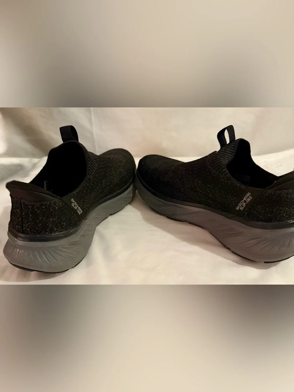Skechers Men's Edgeride Commissioner sneakers. Sz. 8 black/ charcoal grey.